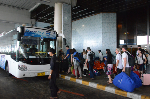 Donmuang-Shuttle-Bus-600 - Atthakorn